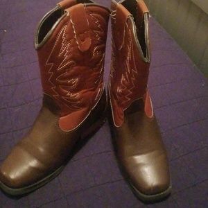 Boys cowboy boots!